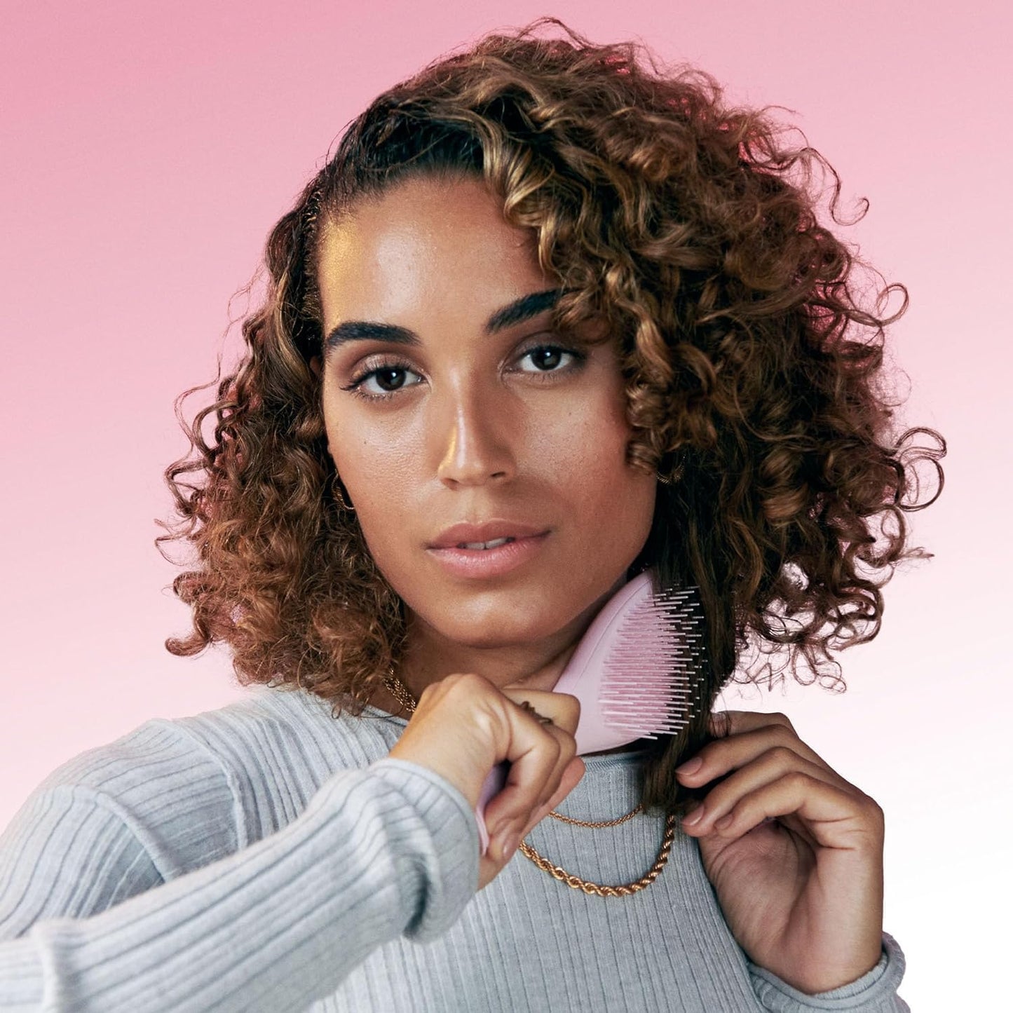 Tangle Teezer Ultimate Detangler Hairbrush - For Wet & Dry Hair - Detangling Brush for All Hair Types - Two-Tiered Teeth Reduce Breakage & Eliminate Knots - Millennial Pink