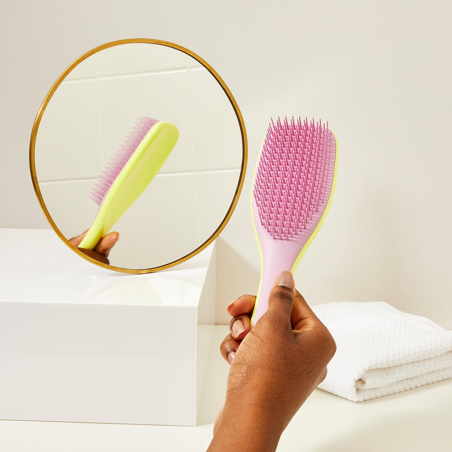 Tangle Teezer Ultimate Detangler Hairbrush - For Wet & Dry Hair - Detangling Brush for All Hair Types - Two-Tiered Teeth Reduce Breakage & Eliminate Knots - Millennial Pink