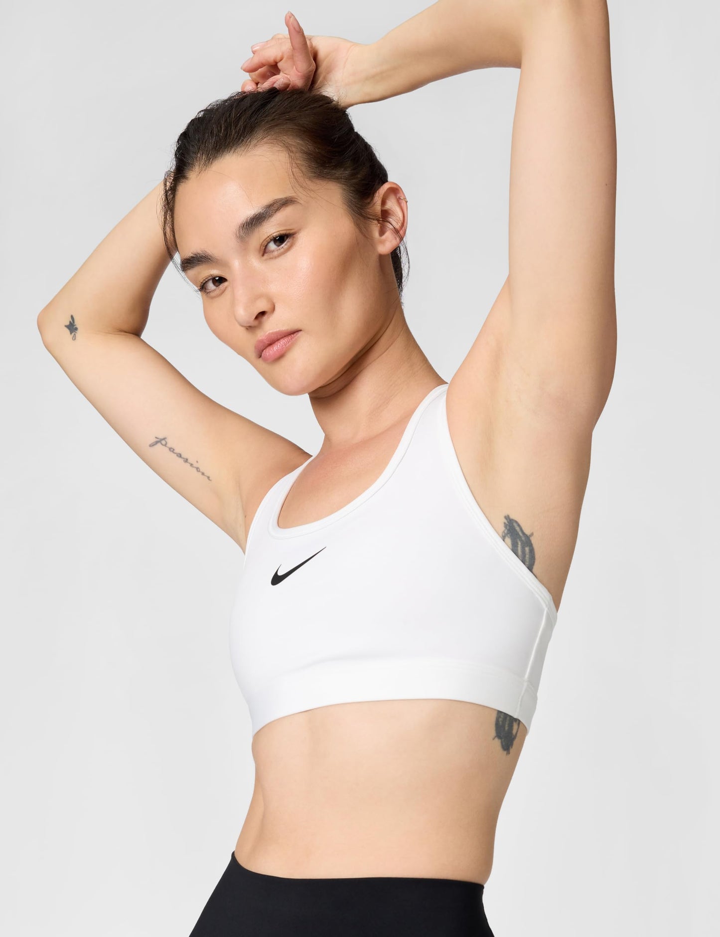 NIKE Women's W Nk Swsh Med SPT Bra Bra (Pack of 1)