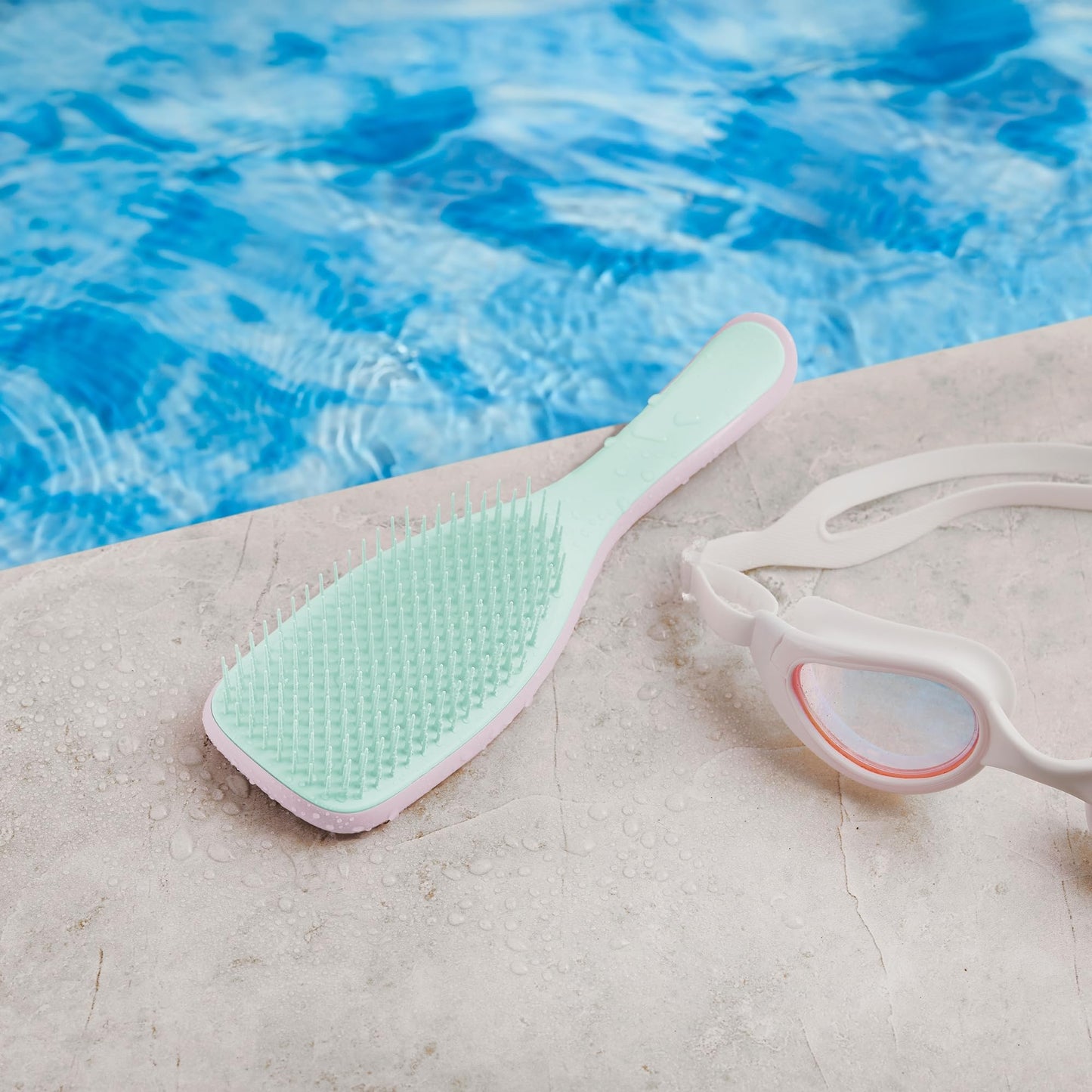 Tangle Teezer Ultimate Detangler Hairbrush - For Wet & Dry Hair - Detangling Brush for All Hair Types - Two-Tiered Teeth Reduce Breakage & Eliminate Knots - Millennial Pink