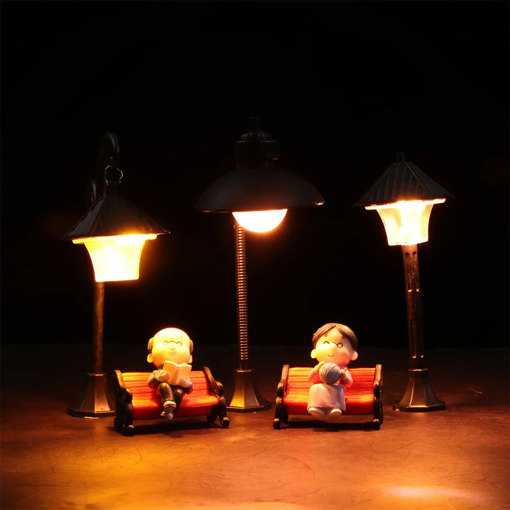 Fairy Garden Figurine Ornament Model Lamp Mini Road Light Model Miniatures Resin Craft Retro LED Street Lamp Figurine Home Decor
