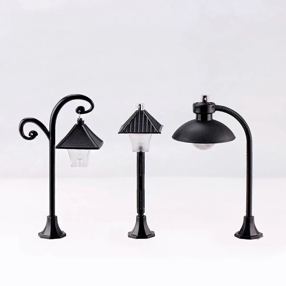Fairy Garden Figurine Ornament Model Lamp Mini Road Light Model Miniatures Resin Craft Retro LED Street Lamp Figurine Home Decor