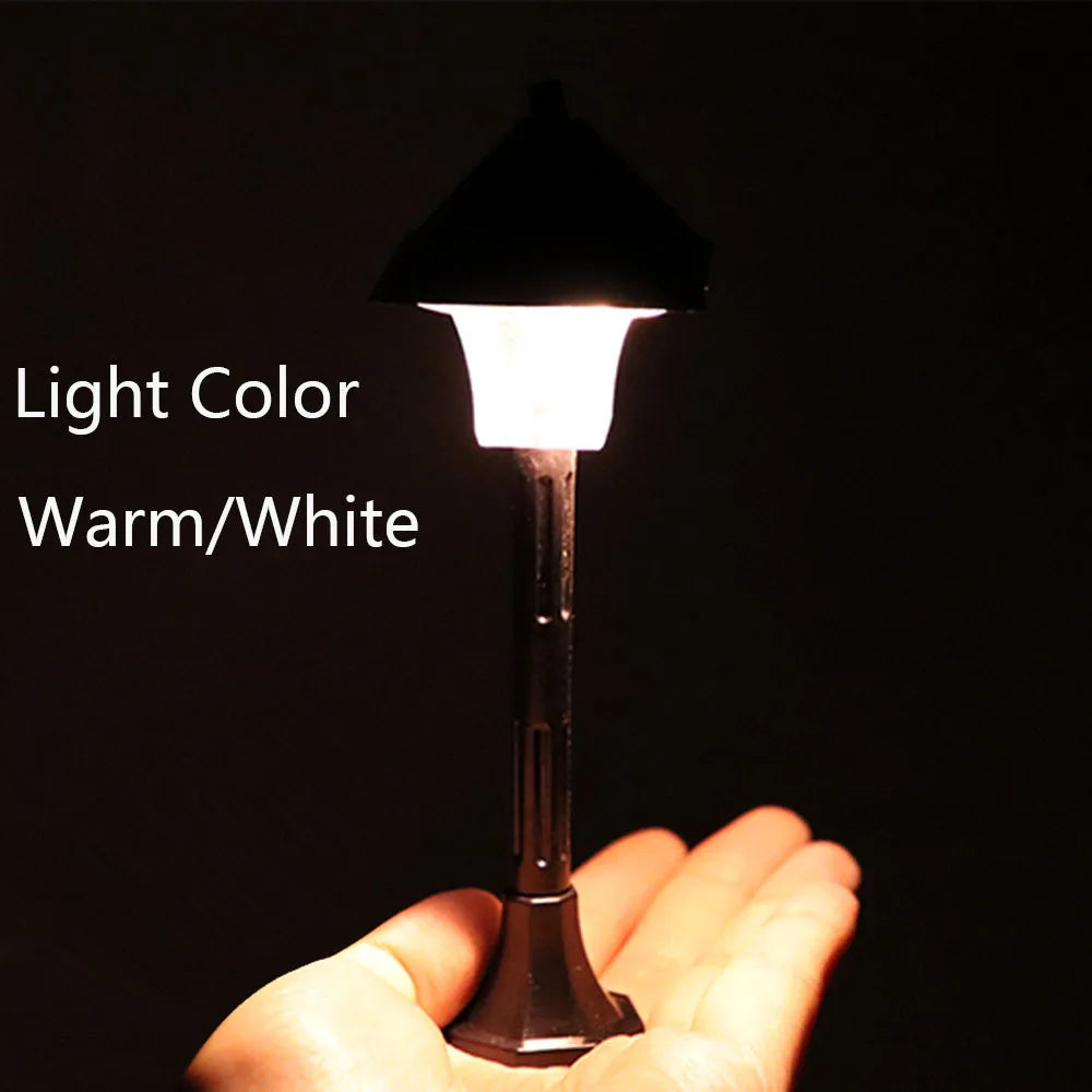 Fairy Garden Figurine Ornament Model Lamp Mini Road Light Model Miniatures Resin Craft Retro LED Street Lamp Figurine Home Decor