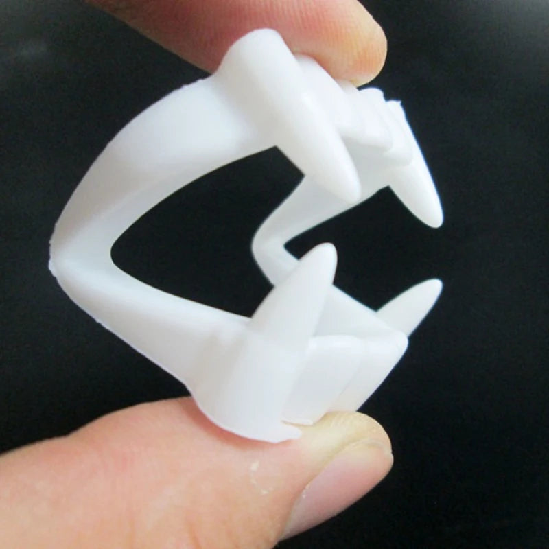 Retractable Vampire Teeth