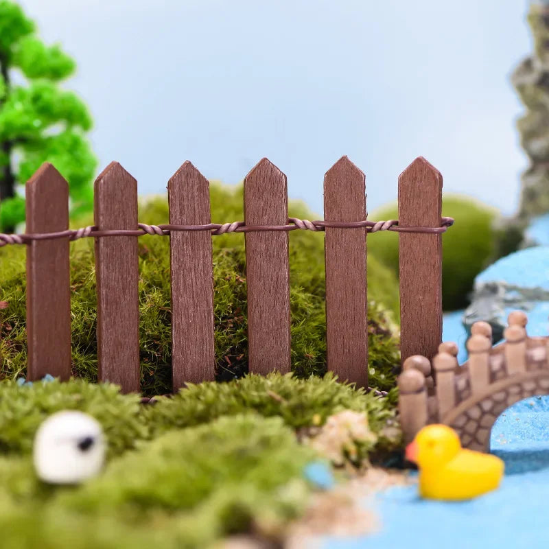 Miniature Fairy Garden Fence 5 x 90cm Mini Wooden Fence DIY Fairy Garden Accessories Wood Barrier Dollhouse Home Craft Decor