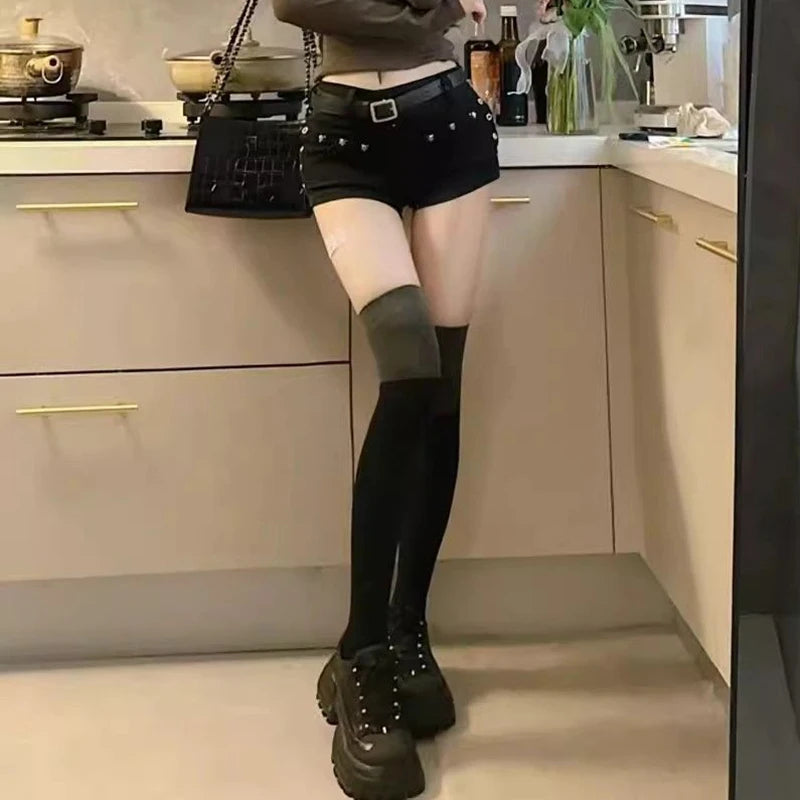 Women’s Low Waist Y2K Vintage Black Denim Shorts