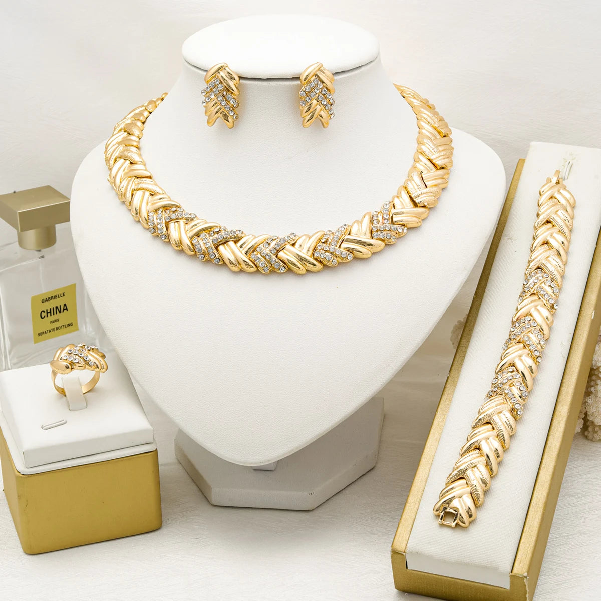 Dubai 18K Gold Plated Jewelry Set | Luxury Necklace, Earrings & Ring