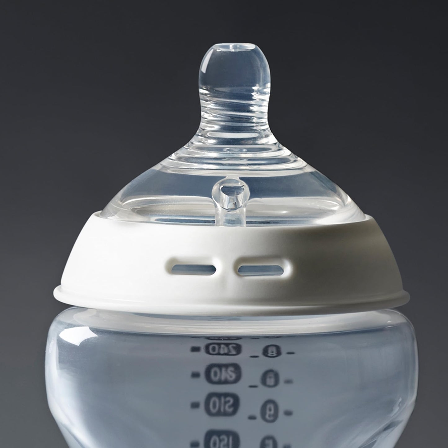 Tommee Tippee Natural Start Baby Bottle Teats, Fast Flow for 6m+, Pack of 2 Breast-Like Teats for a Natural Latch, with Anti-Colic Valve and BPA Free Soft Silicone