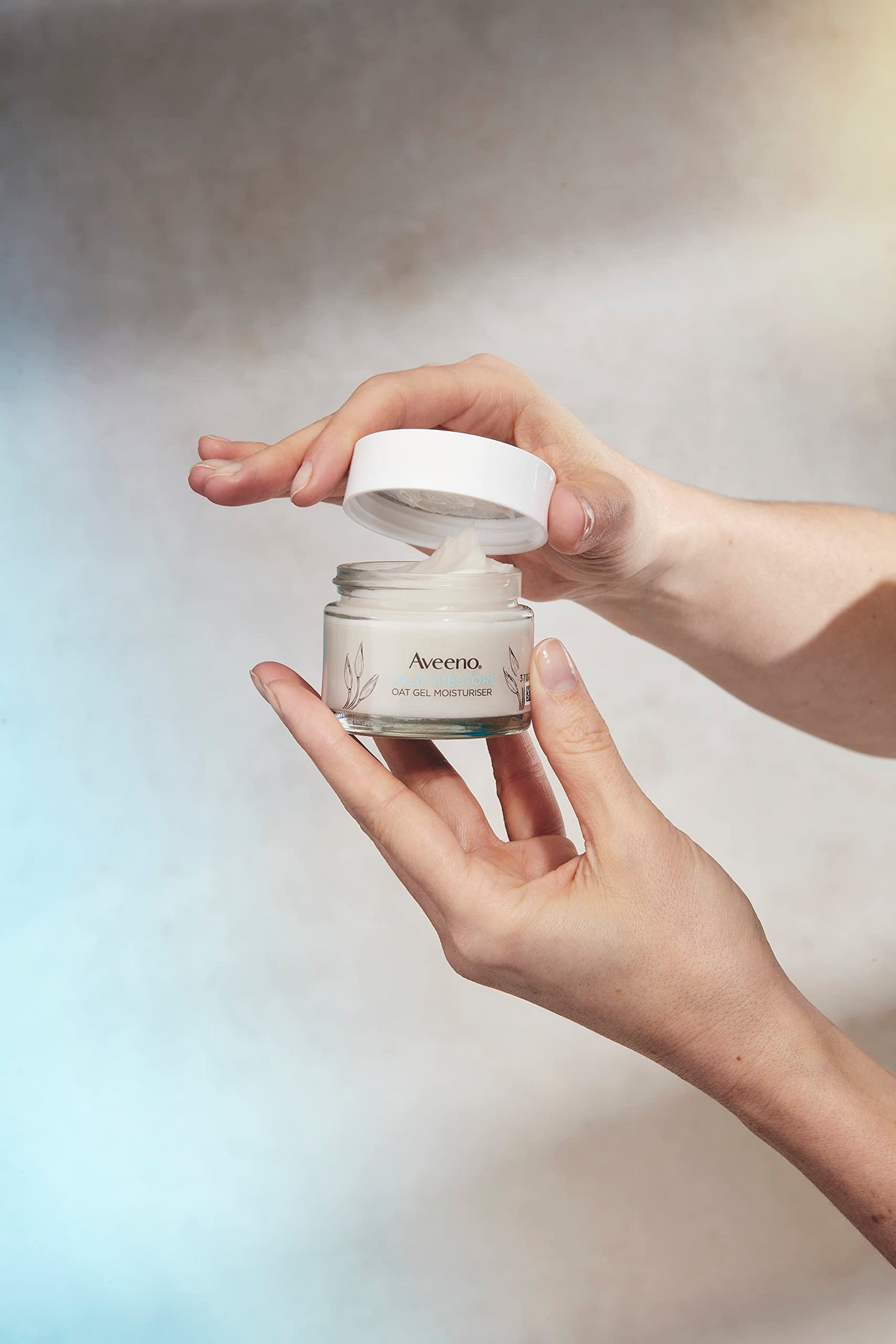 Aveeno Face Calm+Restore Oat Gel Moisturiser (1x 50ml), Face Moisturiser to Instantly Soothe and Replenish the Skin's Moisture Barrier, Intensely Nourishing Day Cream, Tested on Sensitive Skin
