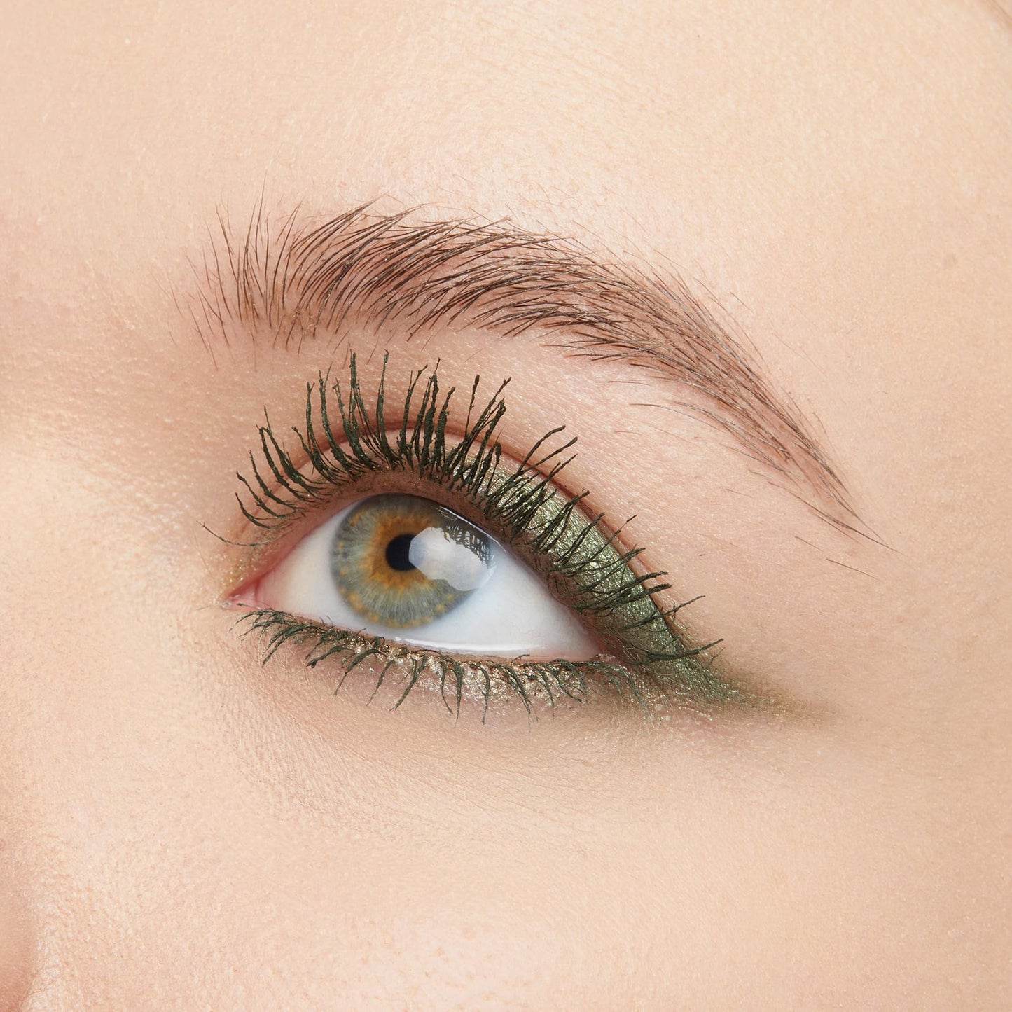 Maybelline New York Lash Sensational Sky High Mascara, Volumising & Lengthening Mascara, Washable Flake-Free Formula Infused with Bamboo Extract & Fibres, 7.2 ml, Shade: 01, Very Black